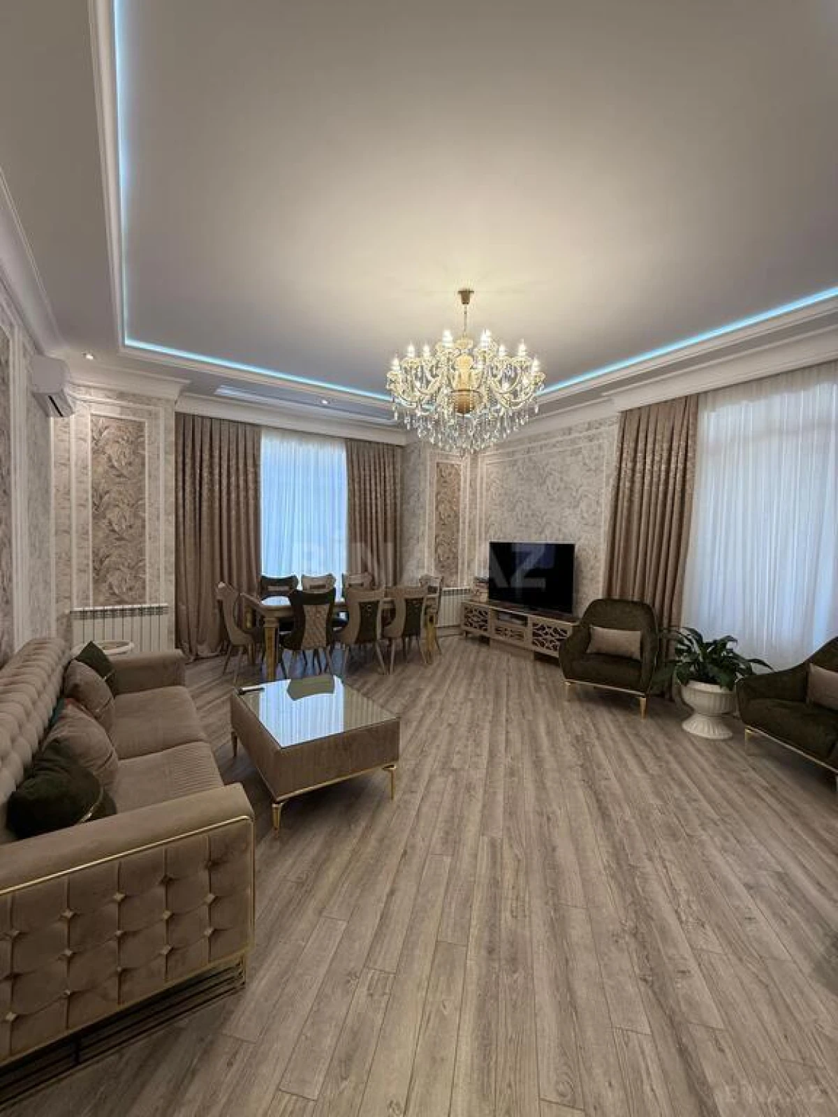 Satılır 6 otaqlı həyət evi 290 m²