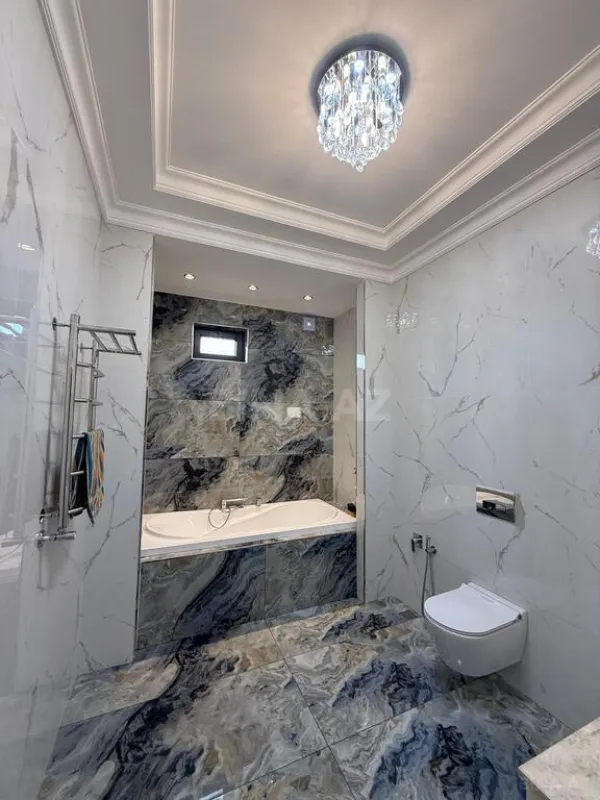 Satılır 6 otaqlı həyət evi 290 m²