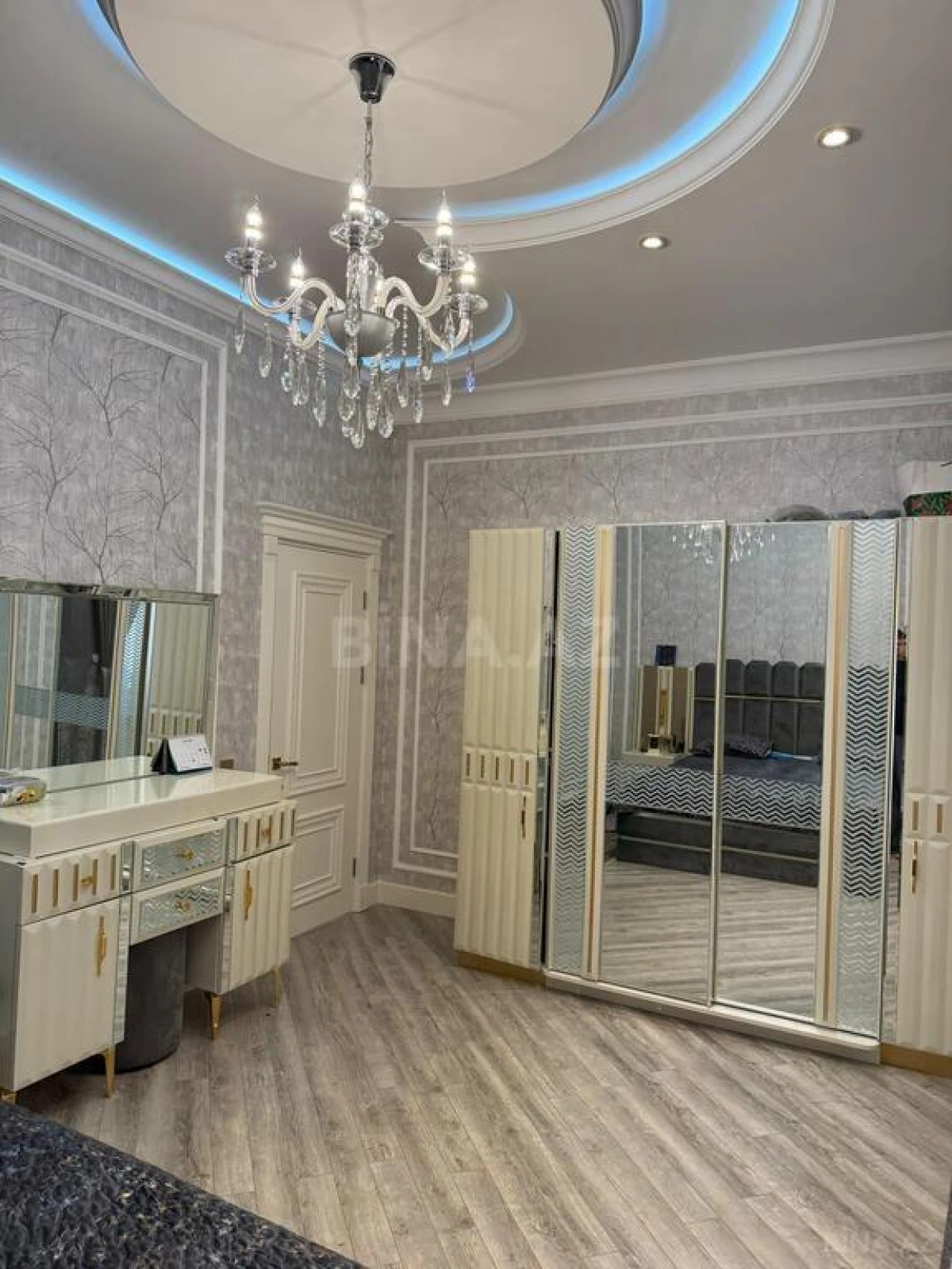 Satılır 6 otaqlı həyət evi 290 m²