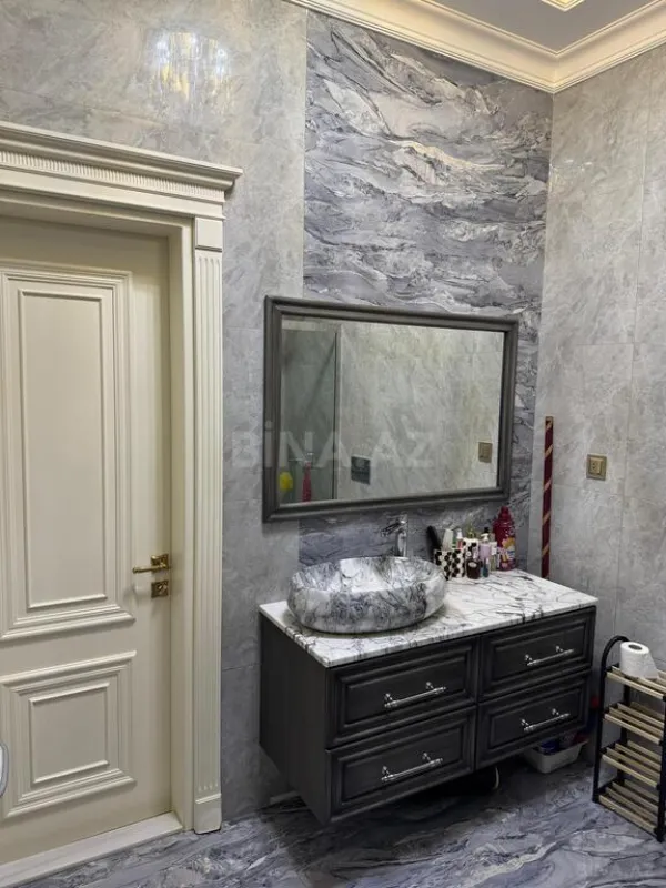 Satılır 6 otaqlı həyət evi 290 m²