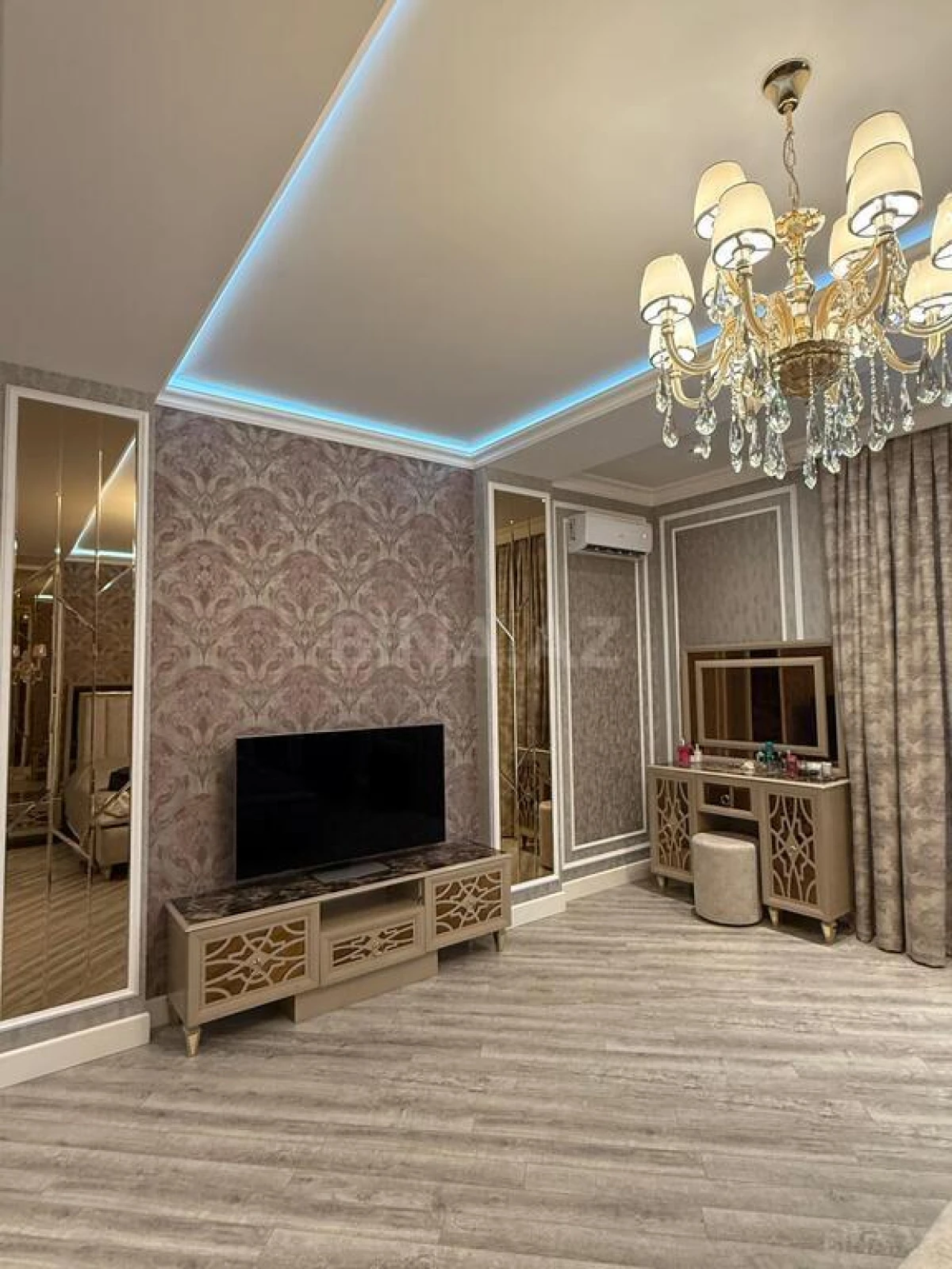 Satılır 6 otaqlı həyət evi 290 m²