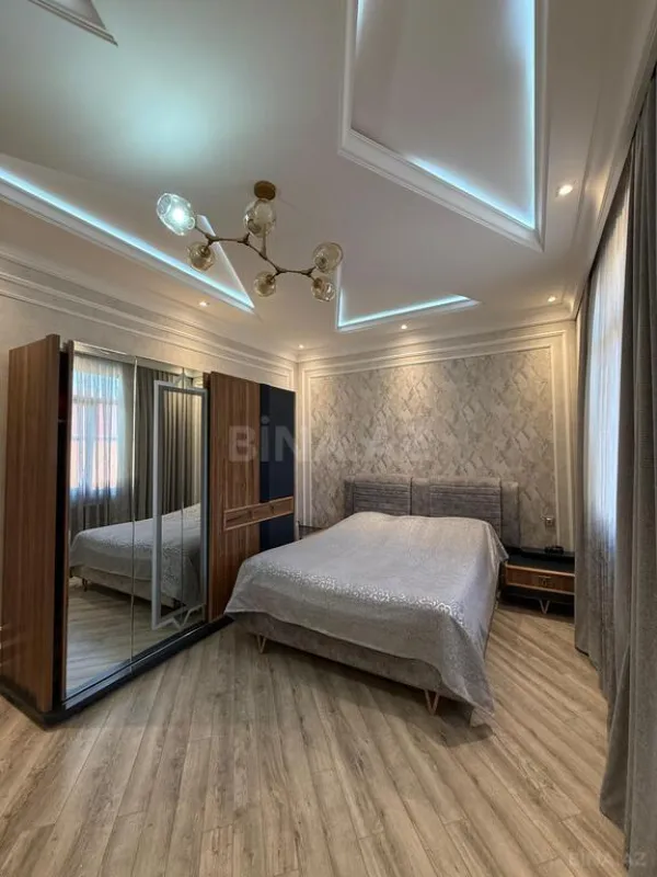 Satılır 6 otaqlı həyət evi 290 m²