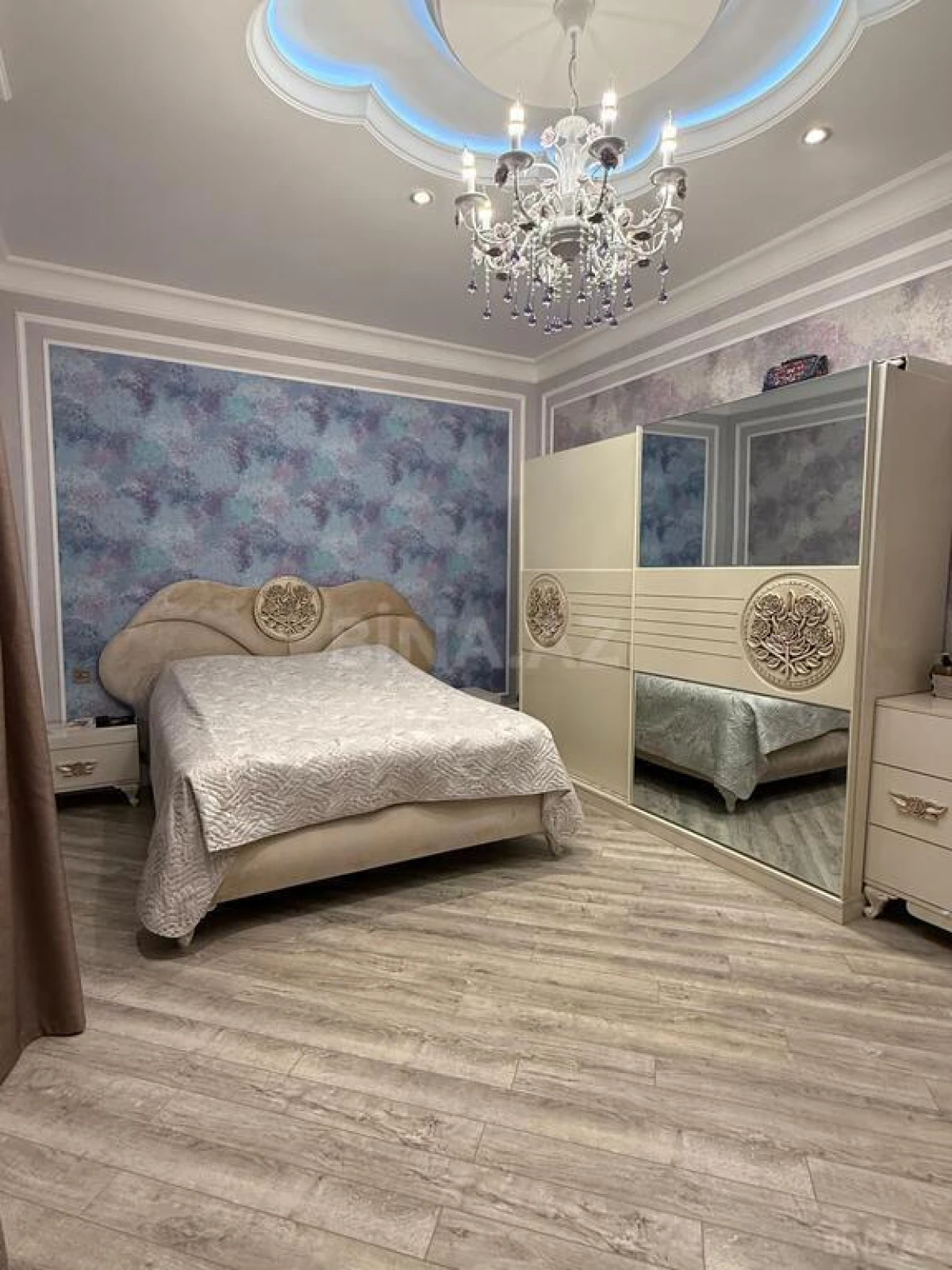 Satılır 6 otaqlı həyət evi 290 m²