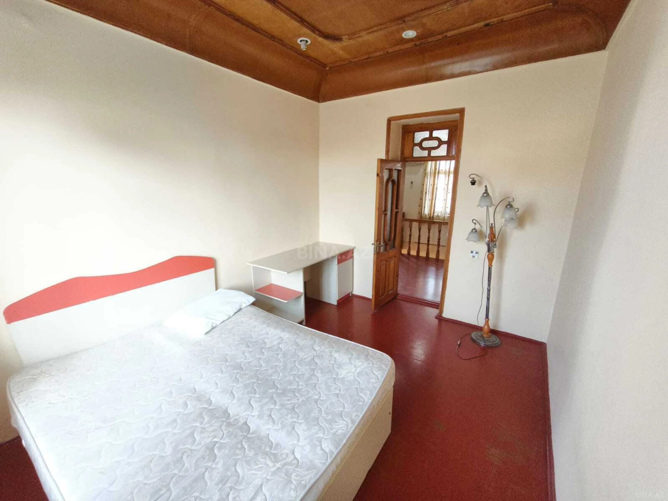 Satılır 5 otaqlı həyət evi 200 m²