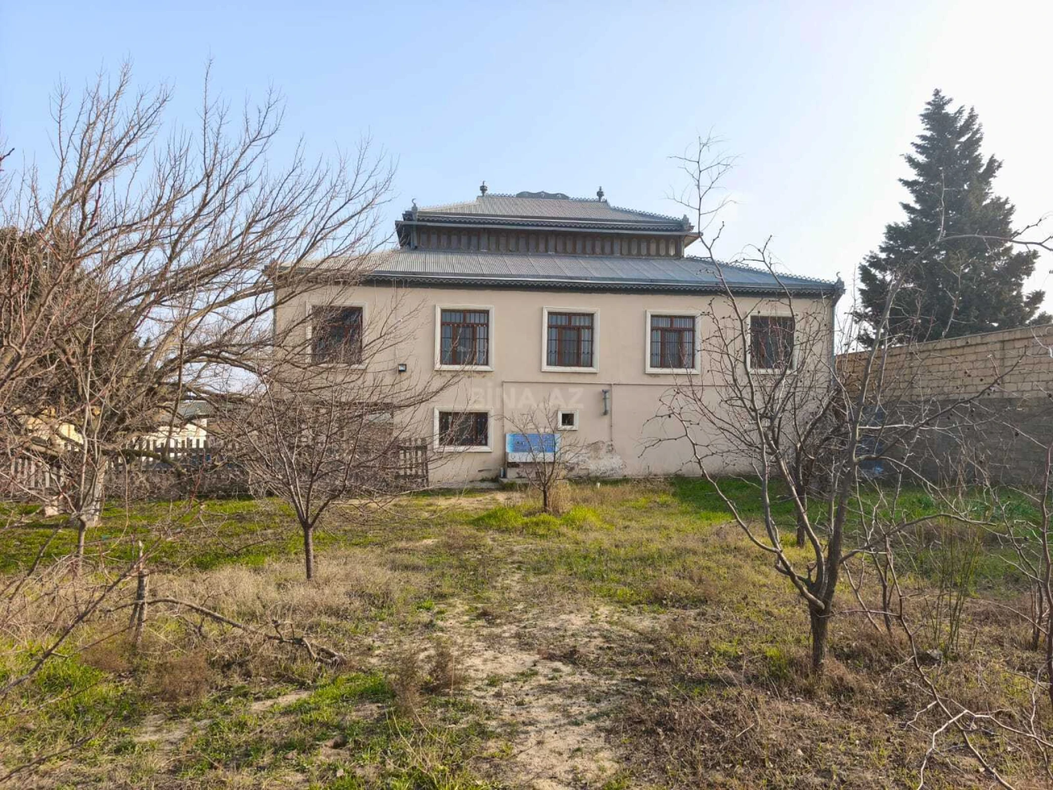 Satılır 5 otaqlı həyət evi 200 m²