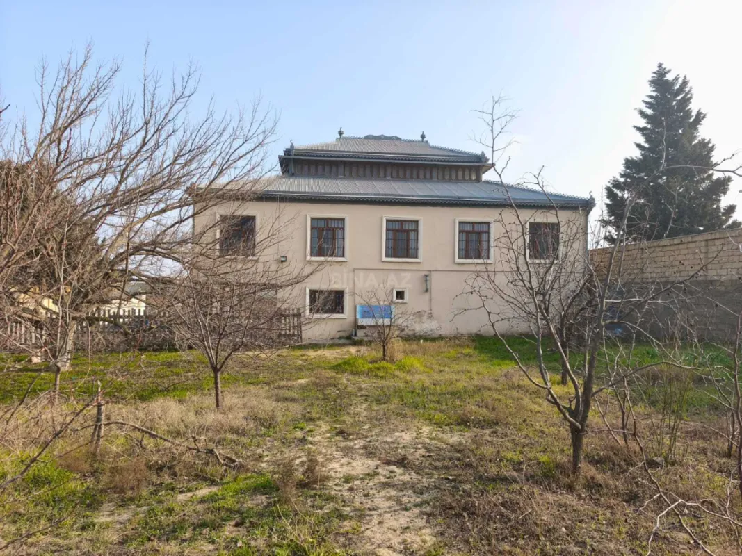Satılır 5 otaqlı həyət evi 200 m²