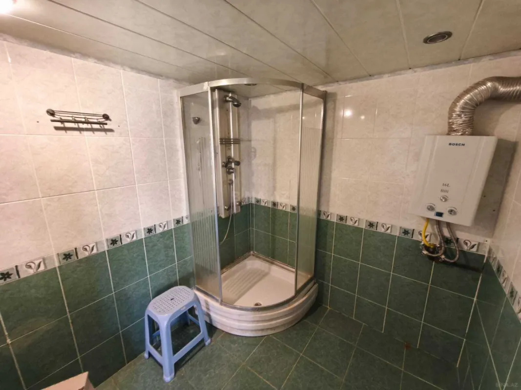 Satılır 5 otaqlı həyət evi 200 m²