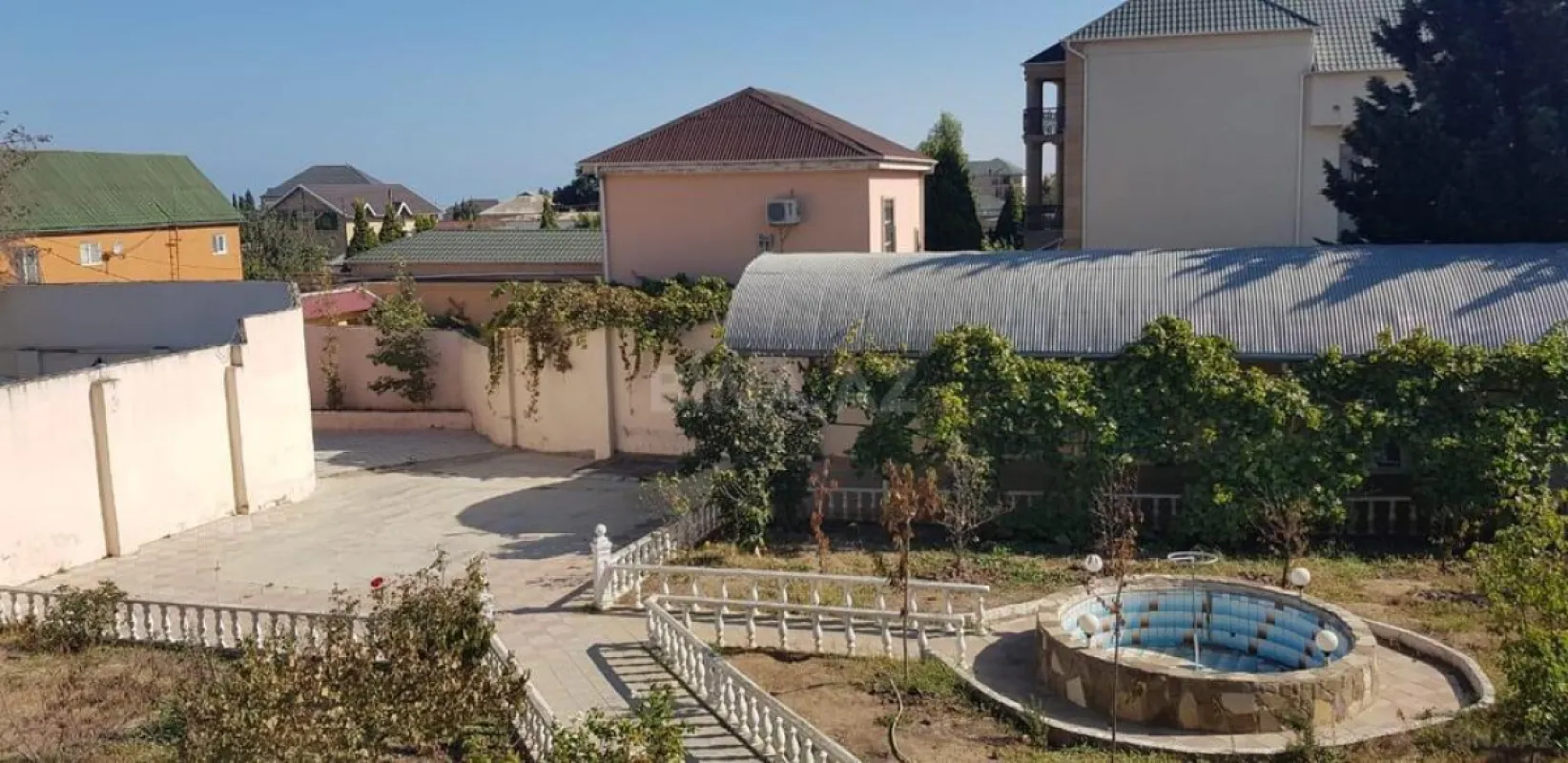 Satılır 5 otaqlı həyət evi 200 m²