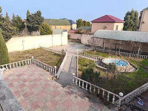 Satılır 5 otaqlı həyət evi 200 m²