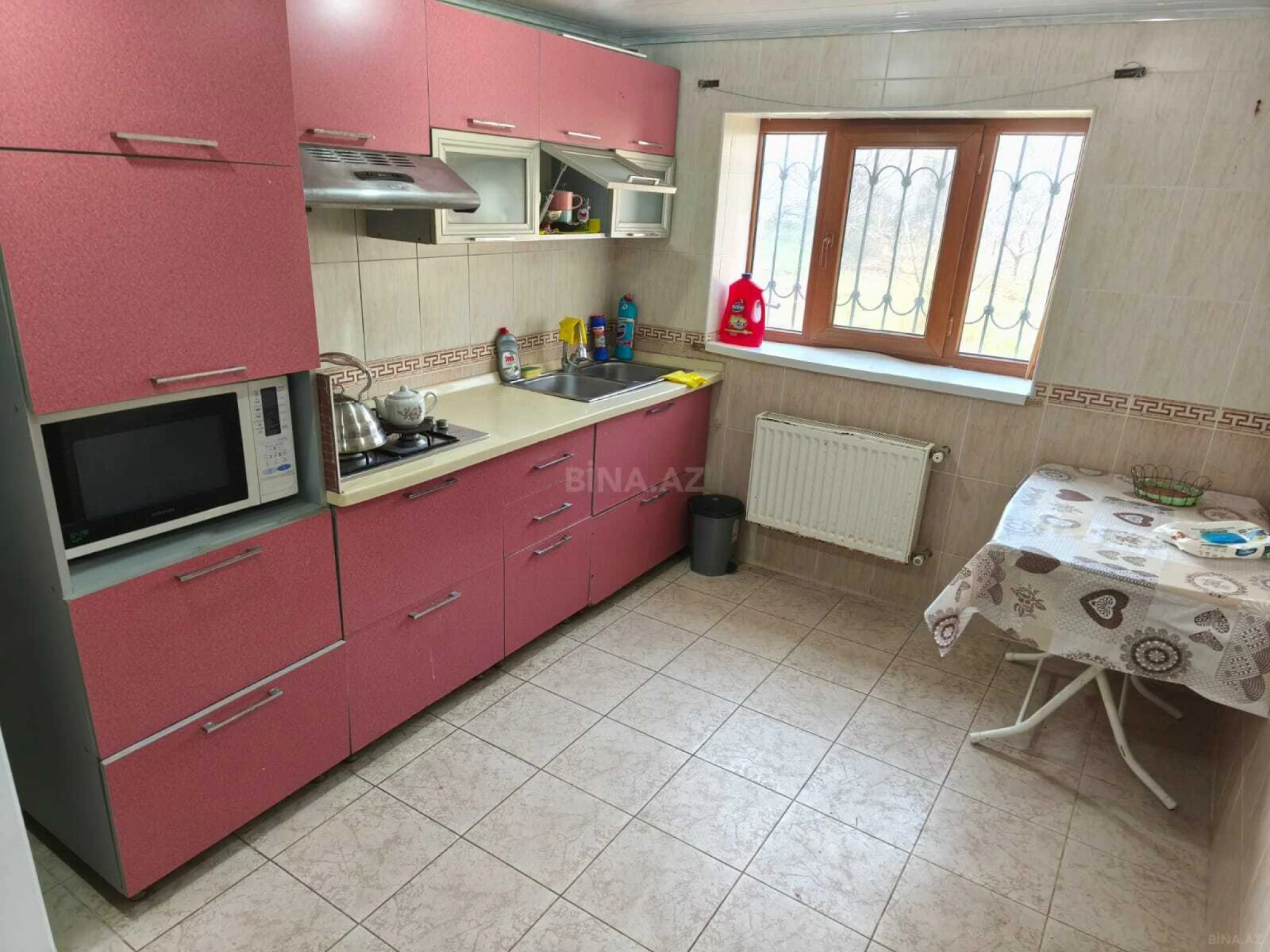 Satılır 5 otaqlı həyət evi 200 m²