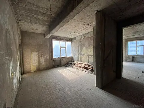 Satılır 4 otaqlı mənzil 180 m²