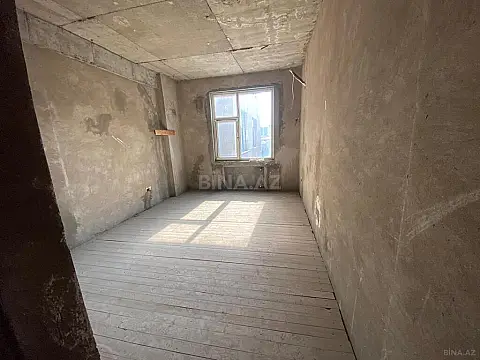 Satılır 4 otaqlı mənzil 180 m²