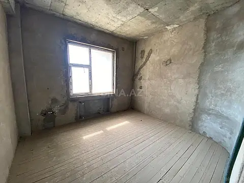 Satılır 4 otaqlı mənzil 180 m²