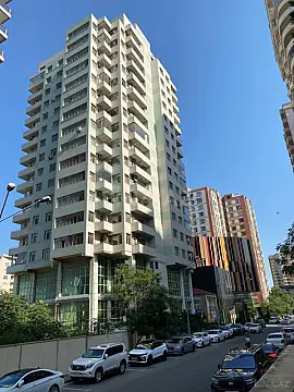 Satılır 4 otaqlı mənzil 180 m² — Bakı 4 otaq 180.00 m²