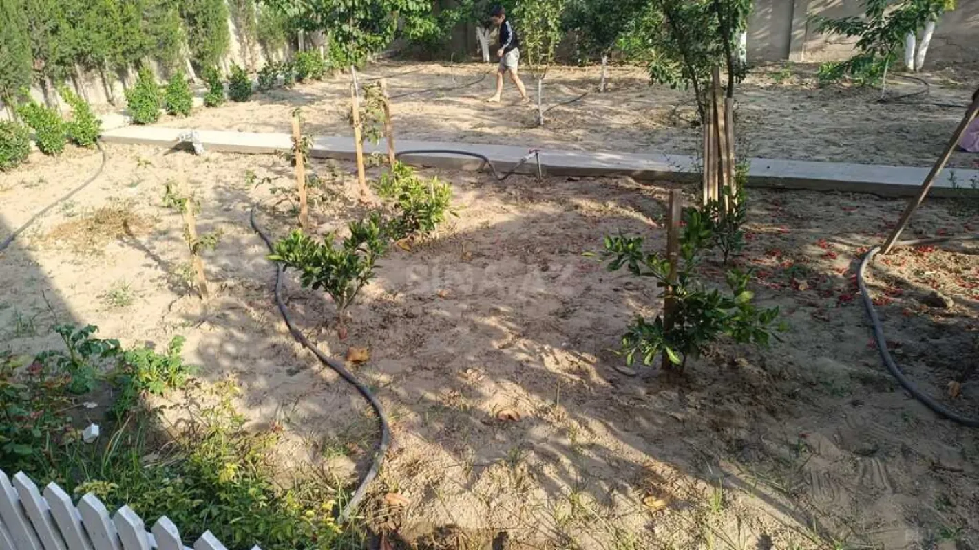 Satılır 5 otaqlı həyət evi 220 m²