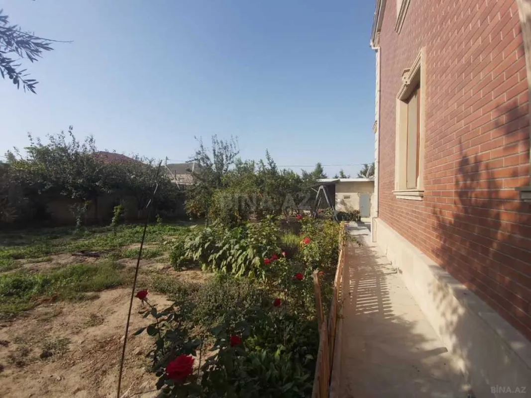 Satılır 5 otaqlı həyət evi 220 m²