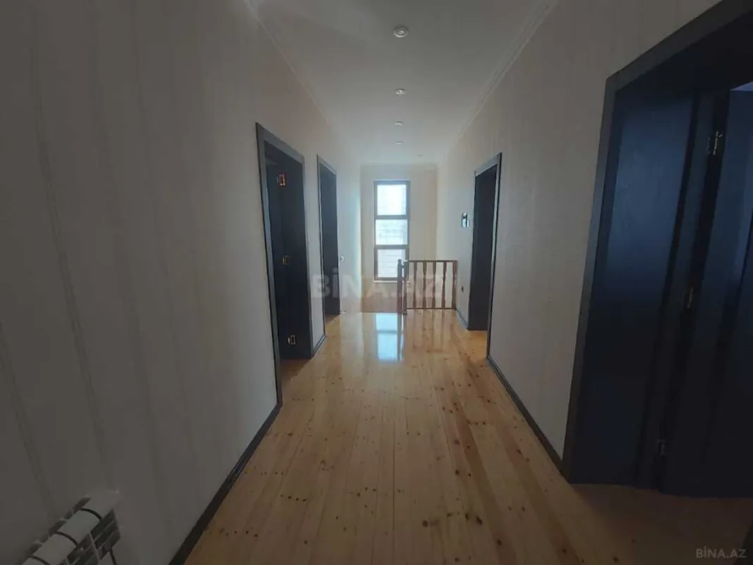 Satılır 5 otaqlı həyət evi 220 m²