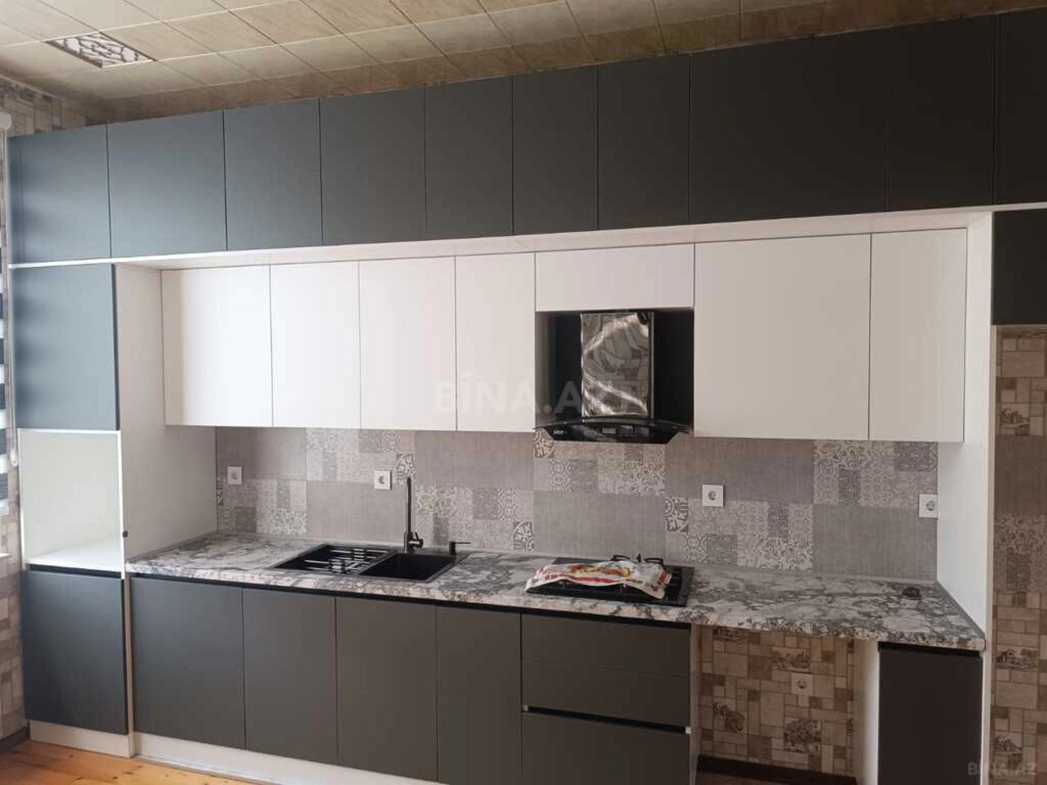 Satılır 5 otaqlı həyət evi 220 m²