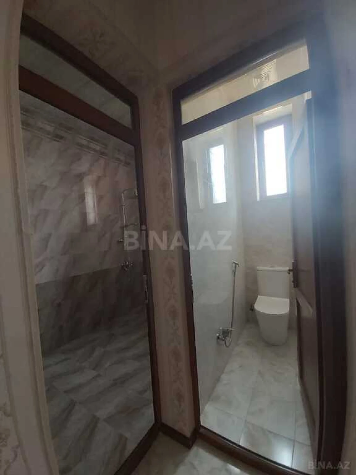 Satılır 5 otaqlı həyət evi 220 m²