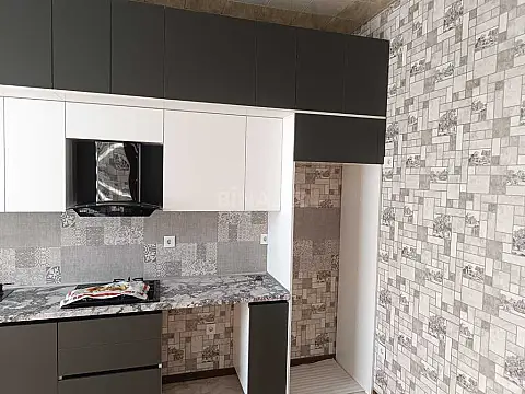 Satılır 5 otaqlı həyət evi 220 m²