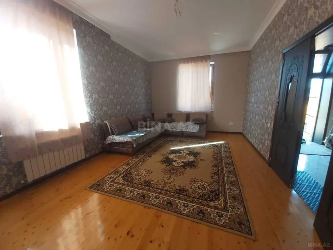 Satılır 5 otaqlı həyət evi 220 m²