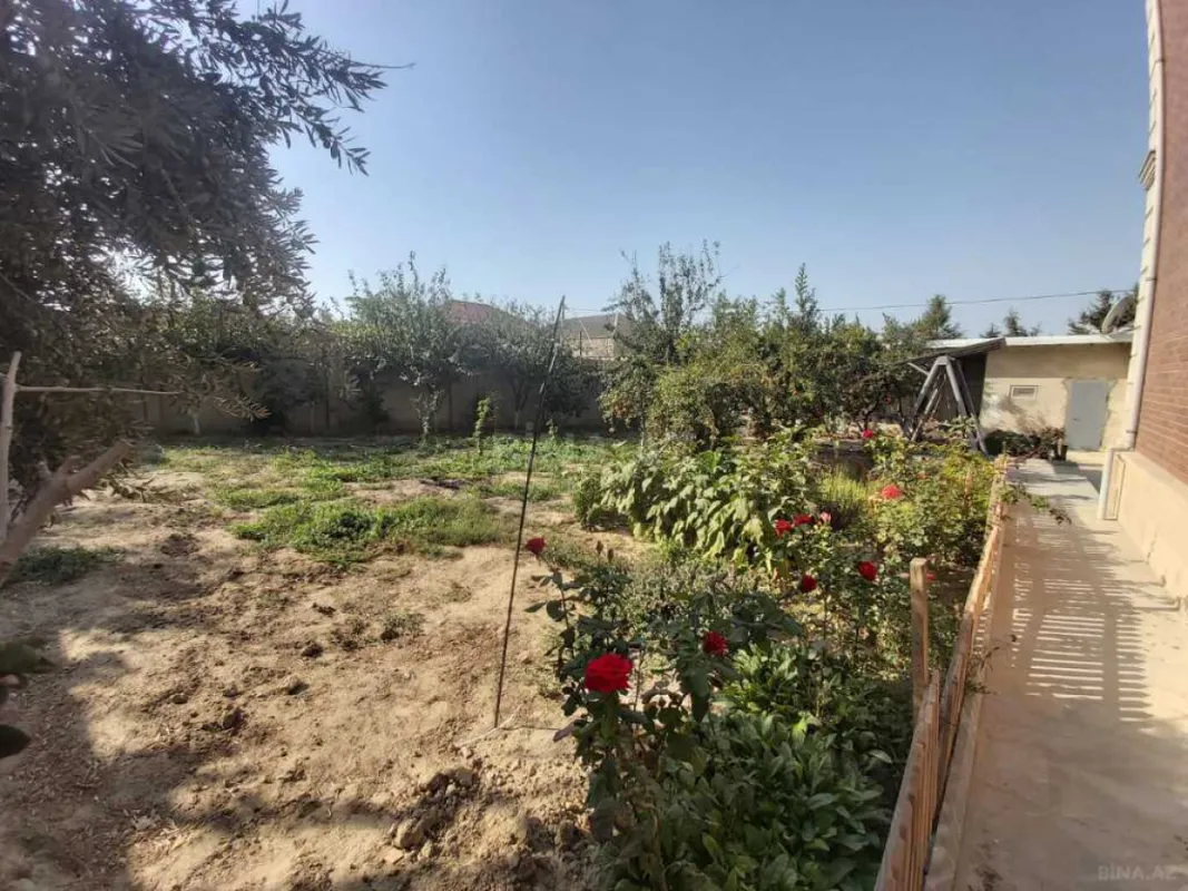 Satılır 5 otaqlı həyət evi 220 m²