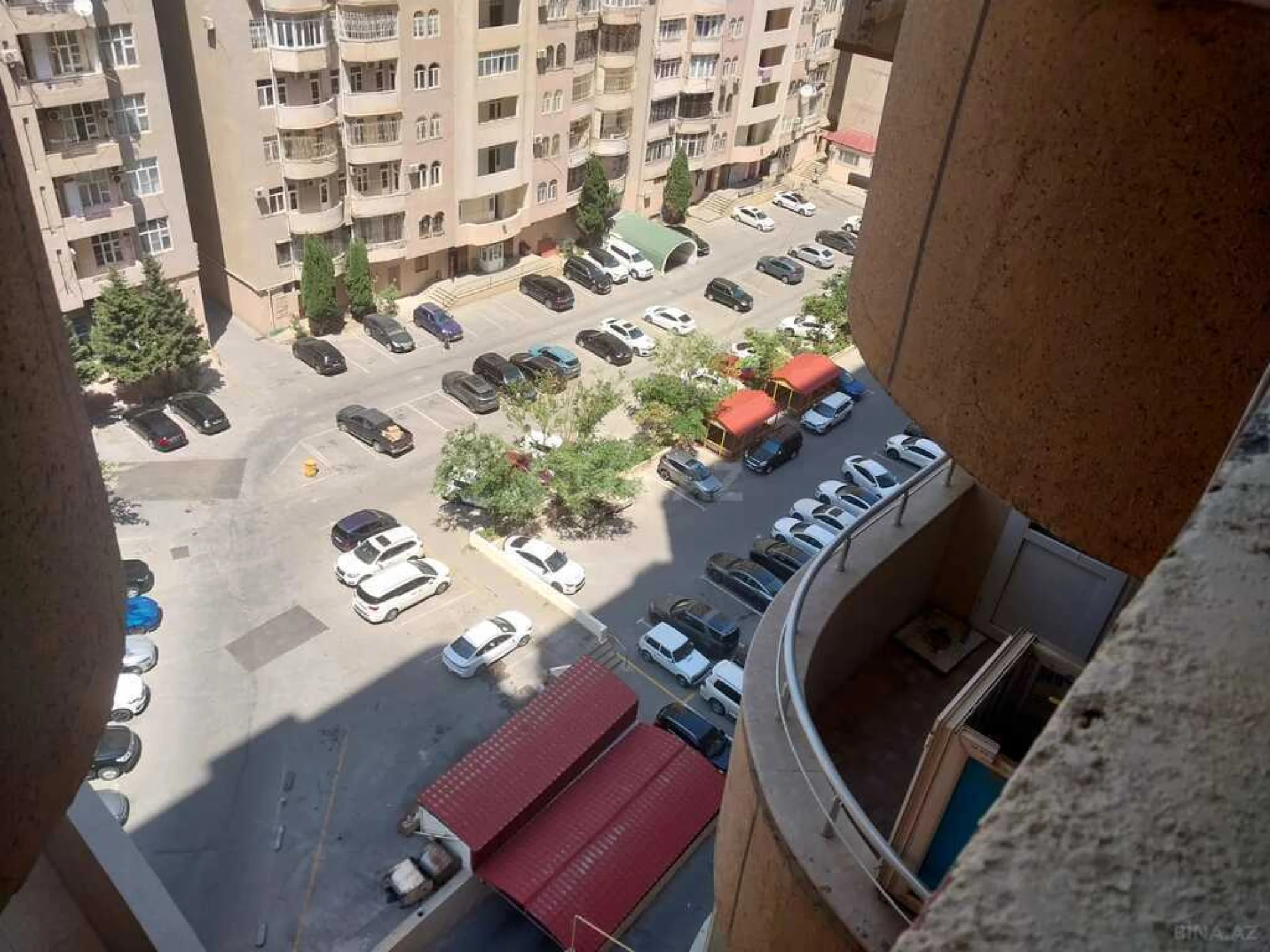 Satılır 4 otaqlı mənzil 200 m²