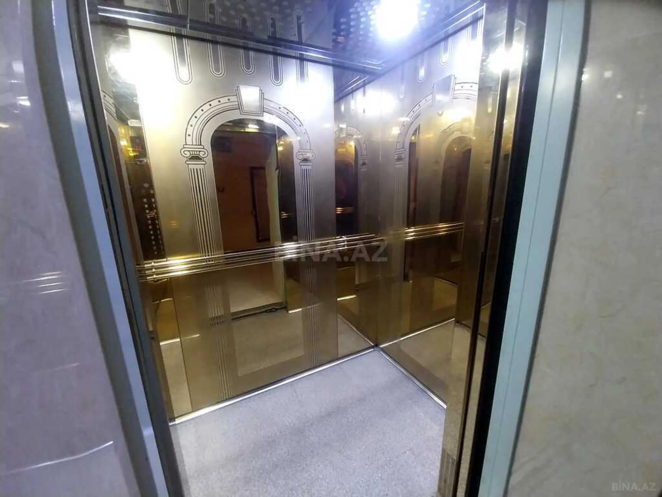 Satılır 4 otaqlı mənzil 200 m²