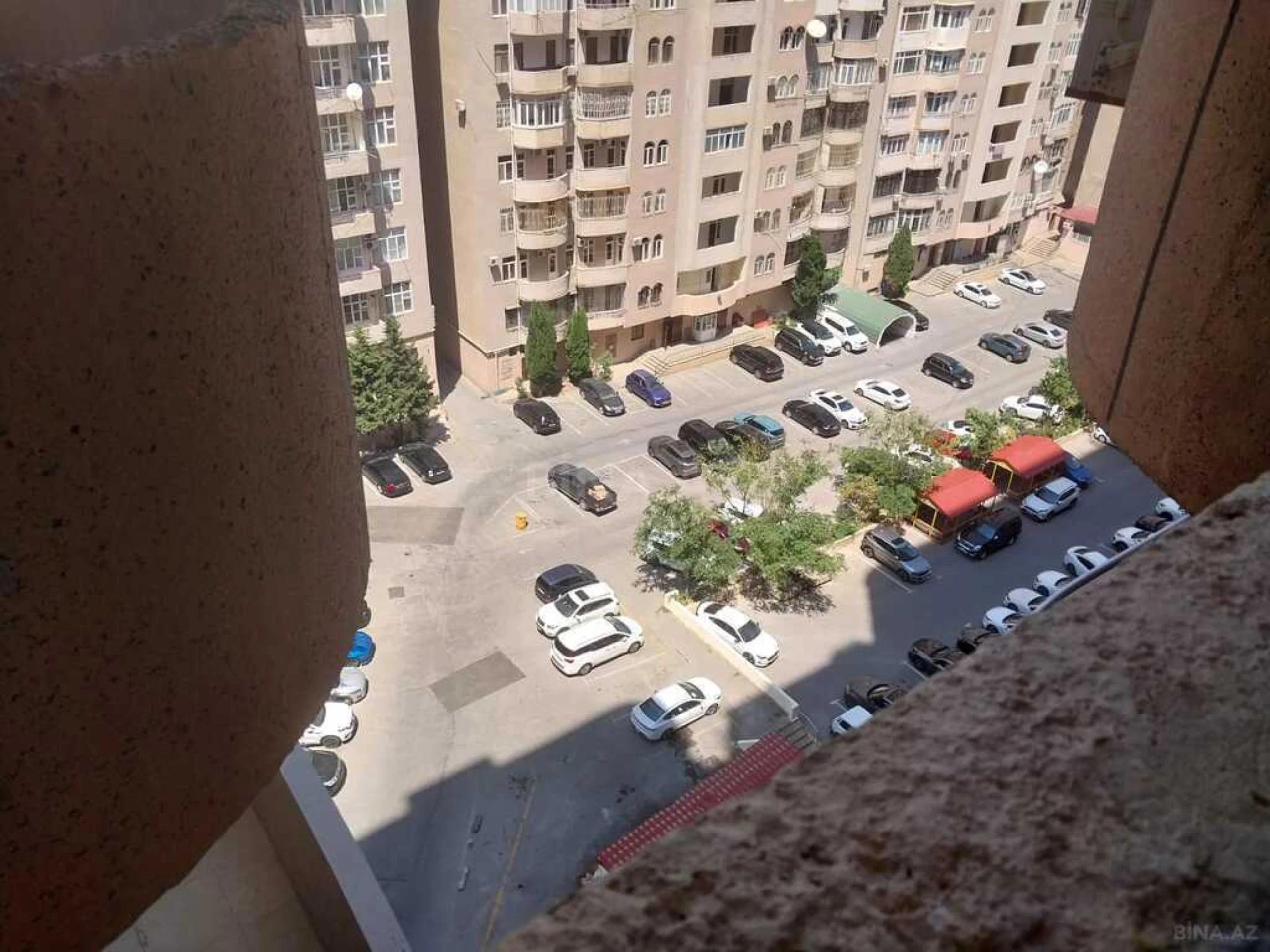Satılır 4 otaqlı mənzil 200 m²