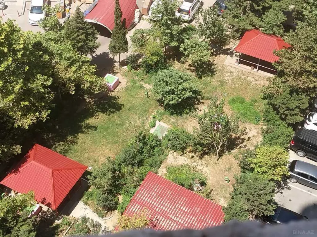 Satılır 4 otaqlı mənzil 200 m²