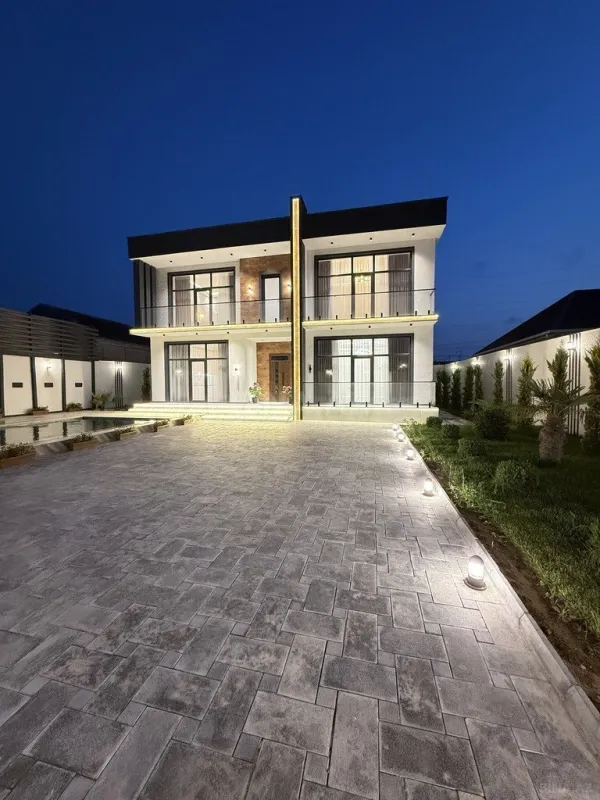 Satılır 6 otaqlı həyət evi 300 m²