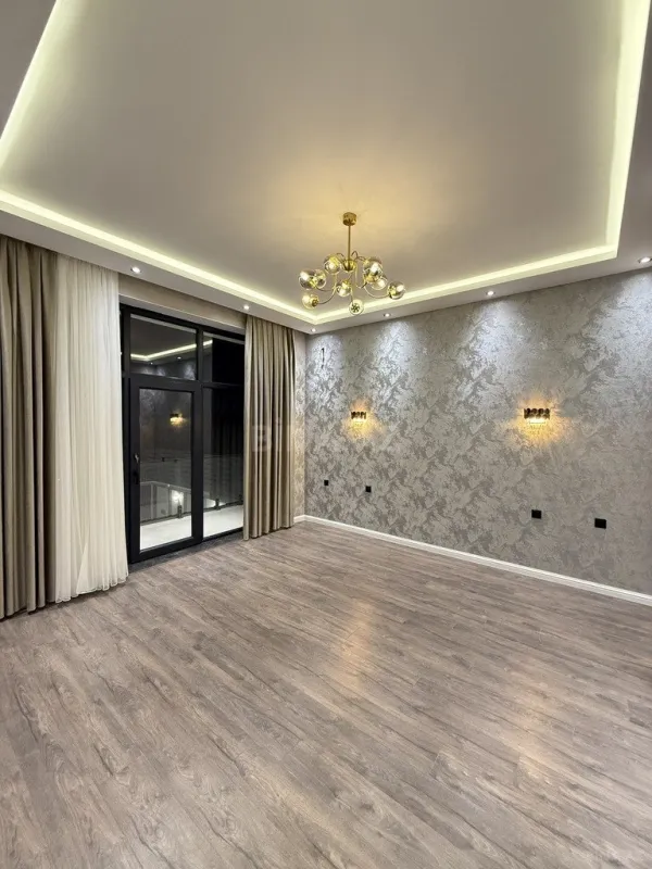 Satılır 6 otaqlı həyət evi 300 m²