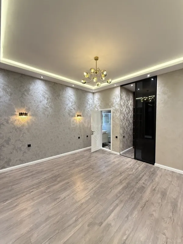 Satılır 6 otaqlı həyət evi 300 m²