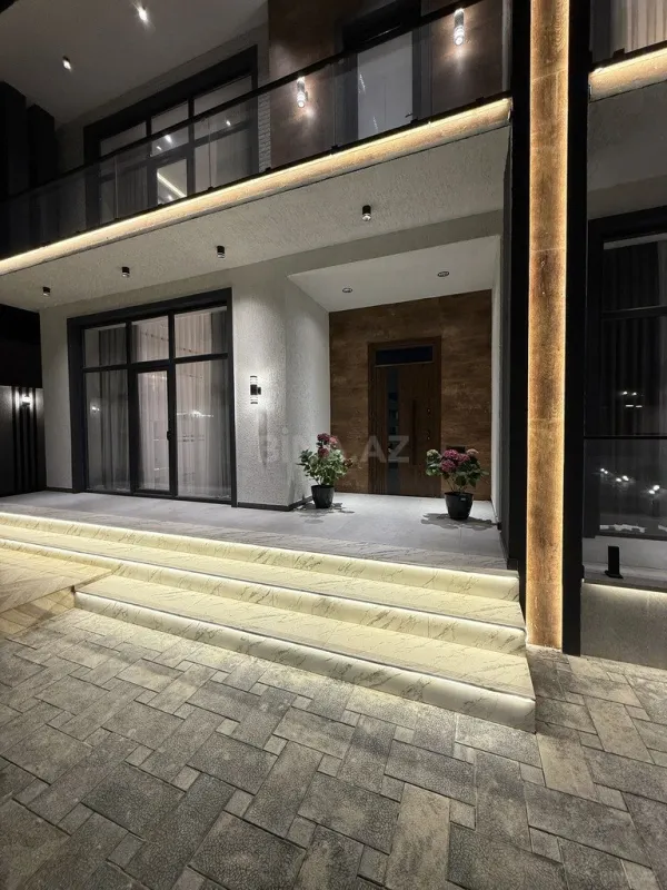 Satılır 6 otaqlı həyət evi 300 m²