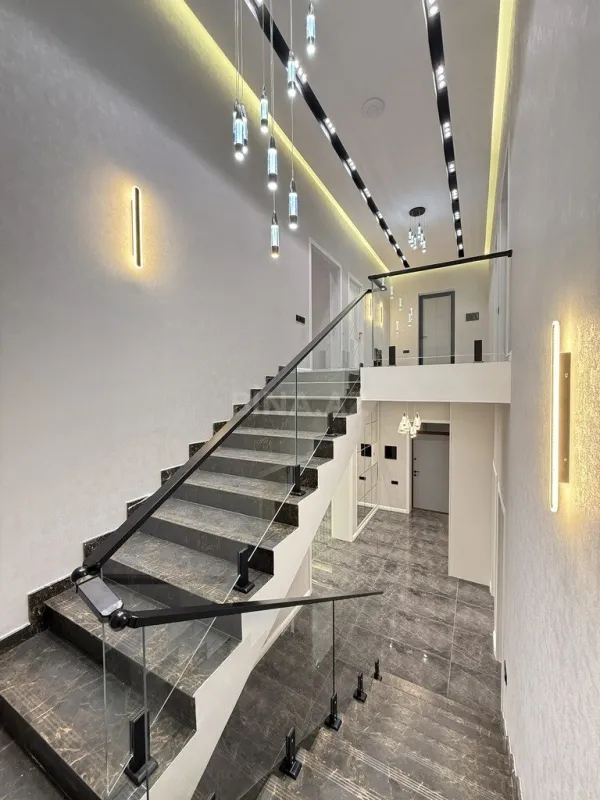 Satılır 6 otaqlı həyət evi 300 m²