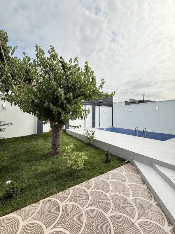 Satılır 4 otaqlı həyət evi 170 m²