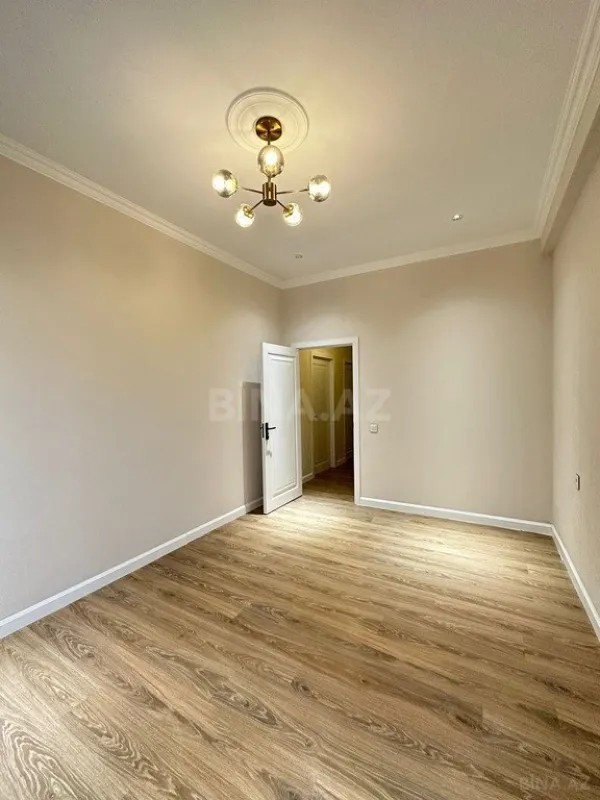 Satılır 2 otaqlı mənzil 72 m²