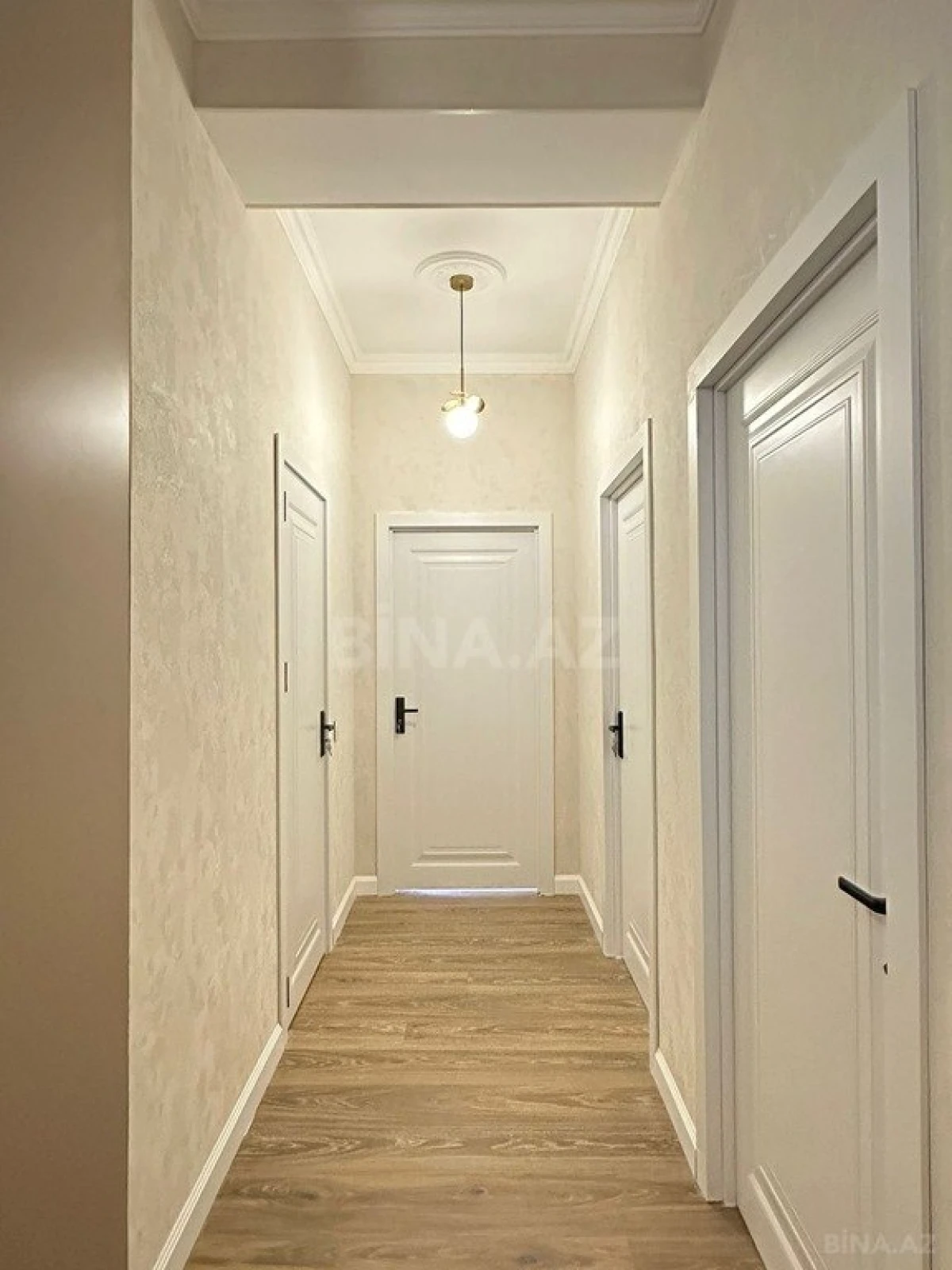 Satılır 2 otaqlı mənzil 72 m²