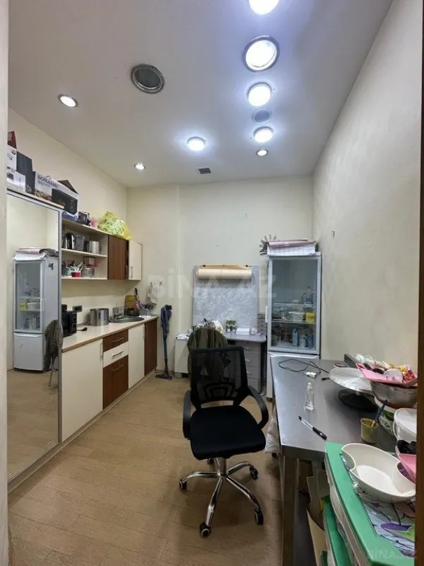 Satılır obyekt 700 m²