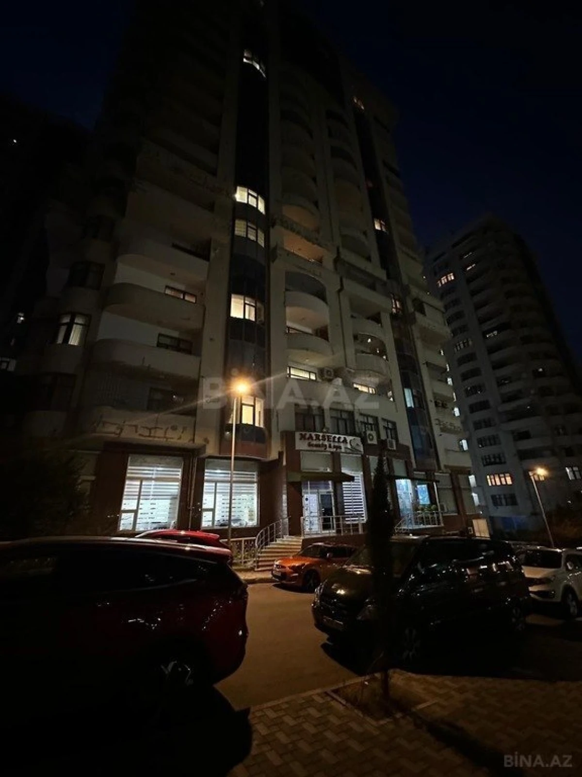 Satılır obyekt 700 m²