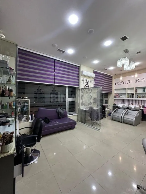 Satılır obyekt 700 m²