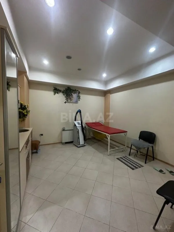 Satılır obyekt 700 m²