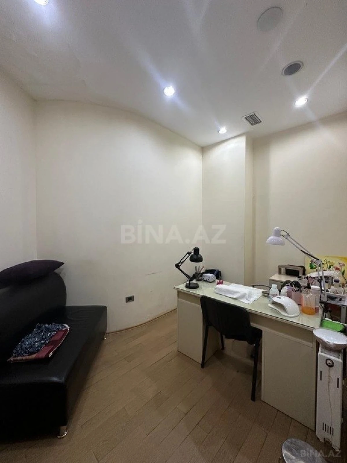 Satılır obyekt 700 m²