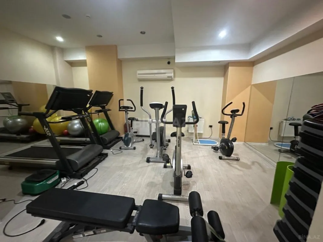 Satılır obyekt 700 m²