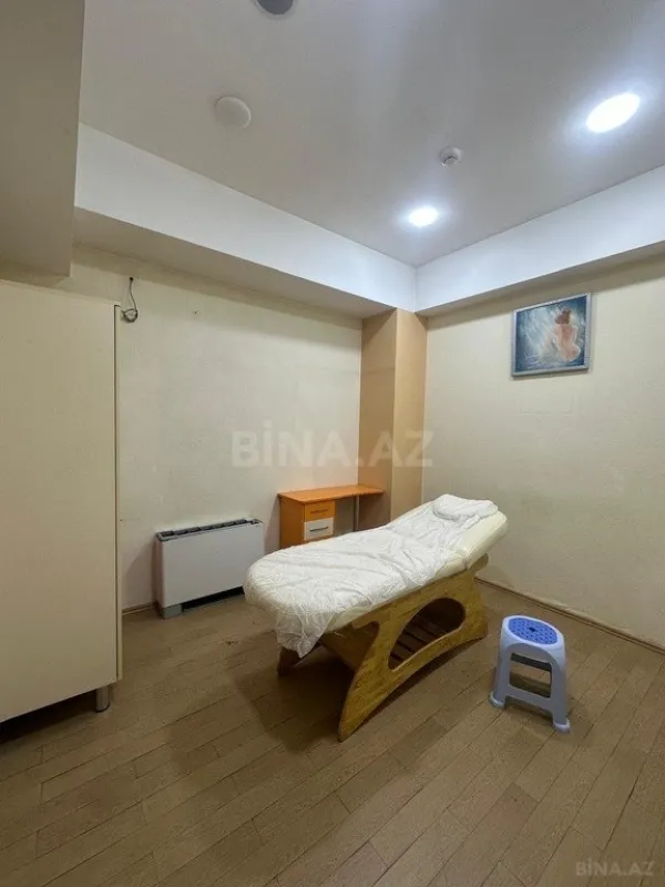 Satılır obyekt 700 m²