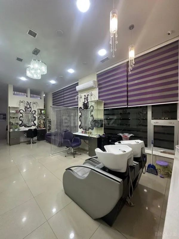 Satılır obyekt 700 m²