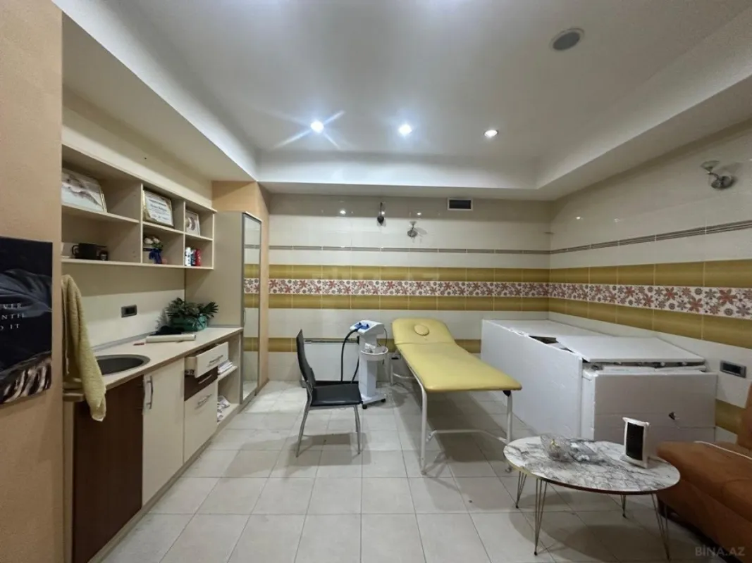 Satılır obyekt 700 m²