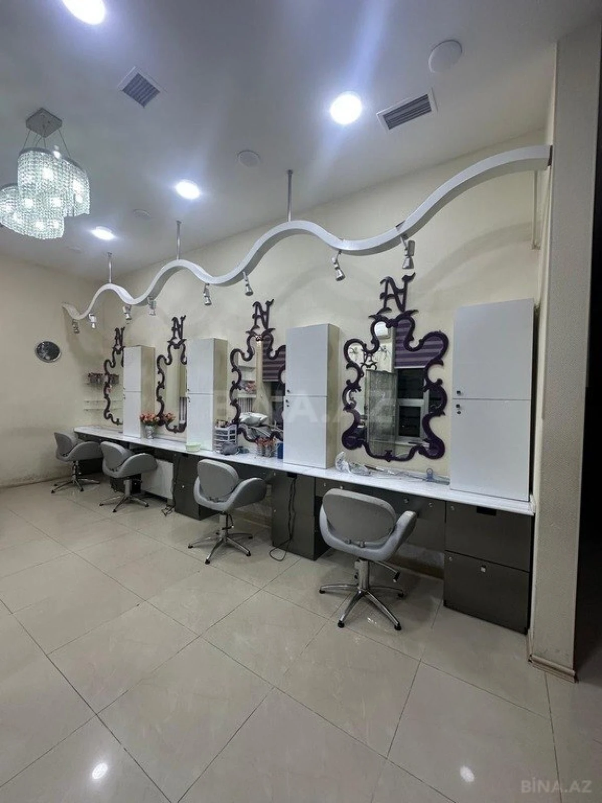 Satılır obyekt 700 m²