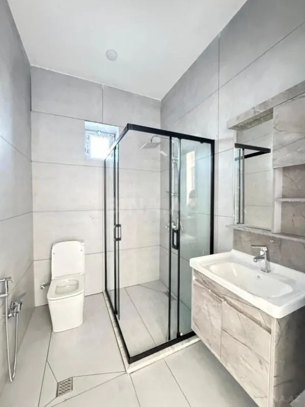 Satılır 4 otaqlı həyət evi 140 m²