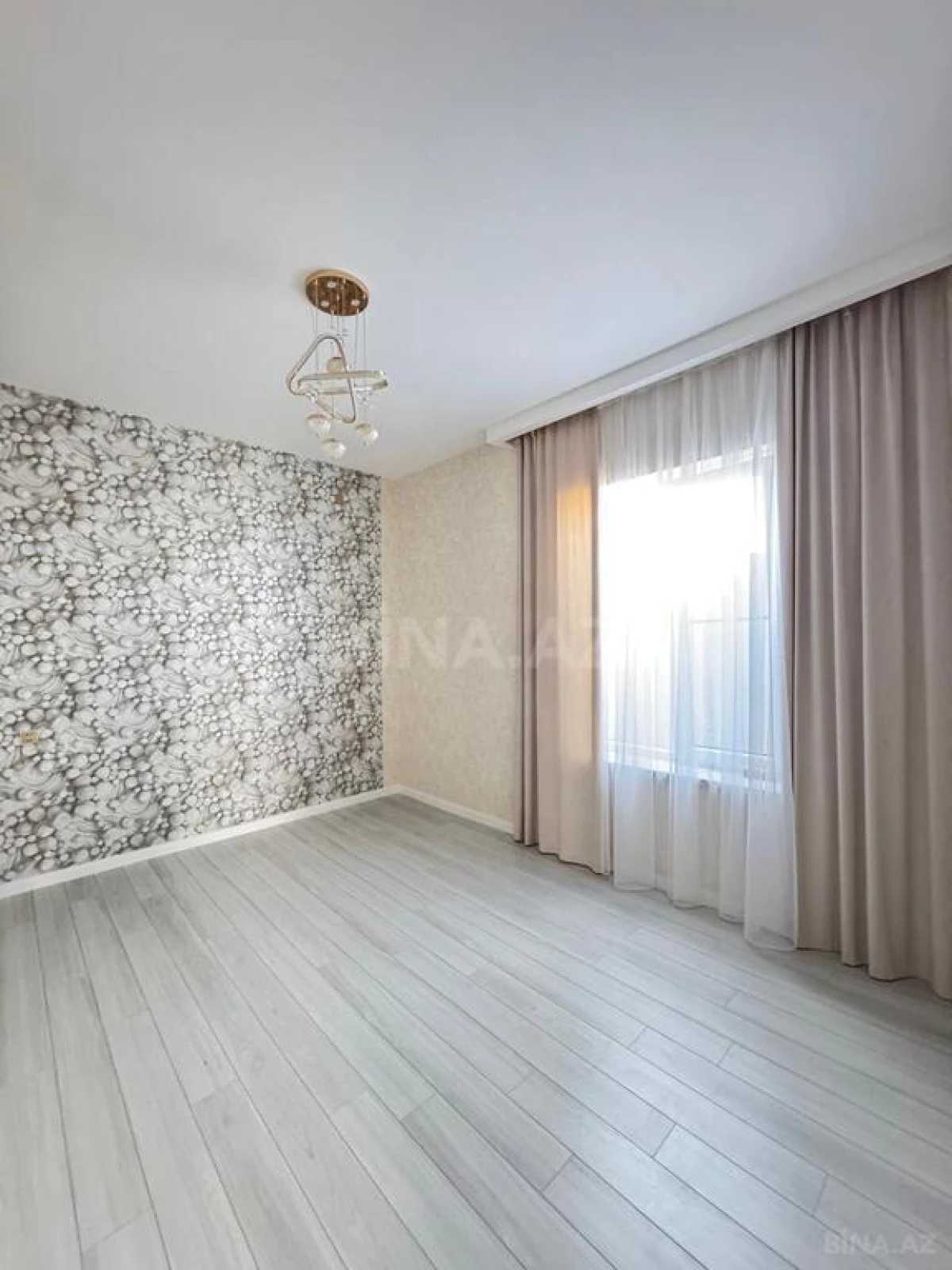 Satılır 4 otaqlı həyət evi 140 m²